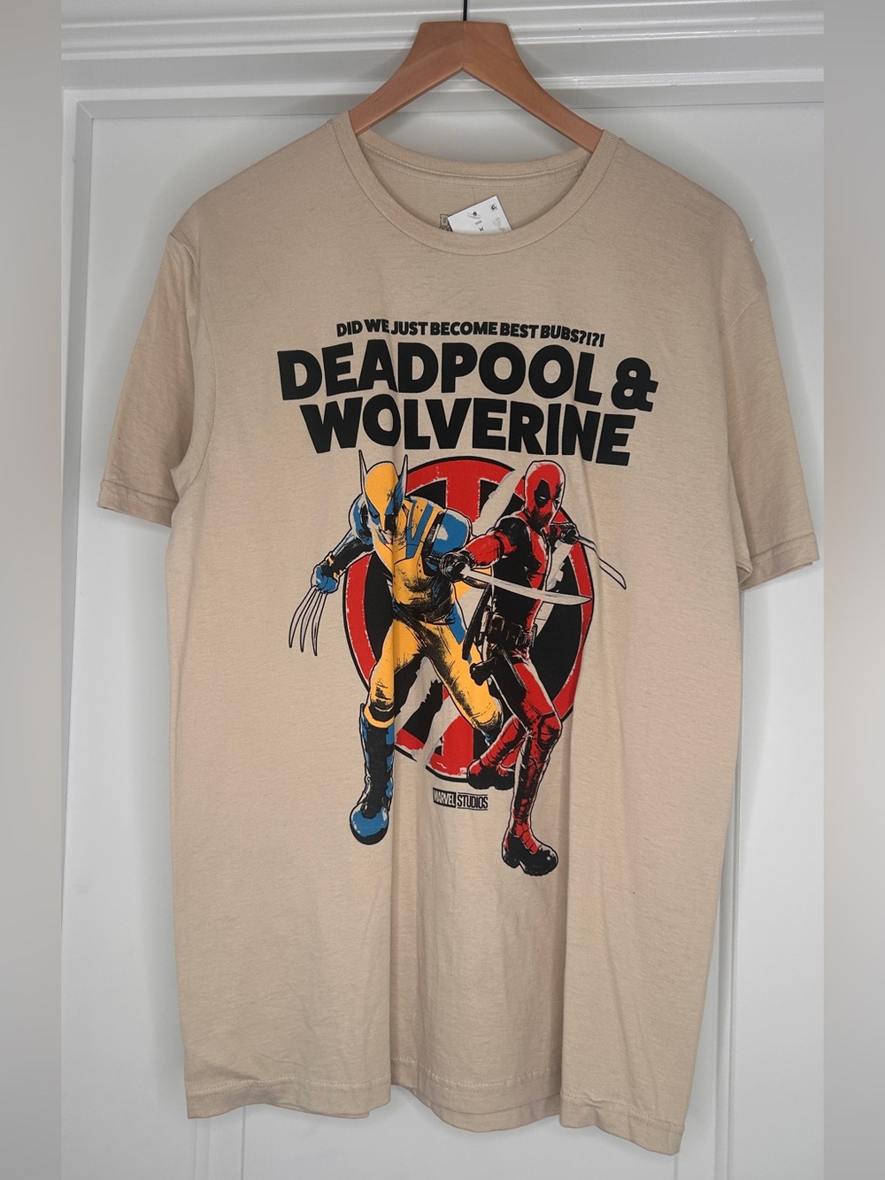 Marvel Comics Deadpool & Wolverine Khaki T Shirt Size M. NWT